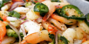 Un dîner équilibré, crevettes et légumes